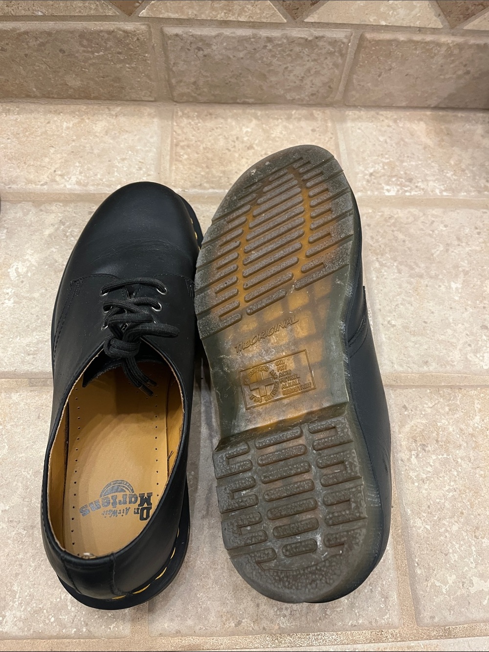 Dr. Martens Black 3-Eye Leather Oxfords with Yellow Stitching EU 42 9M/10L - Picture 6 of 6
